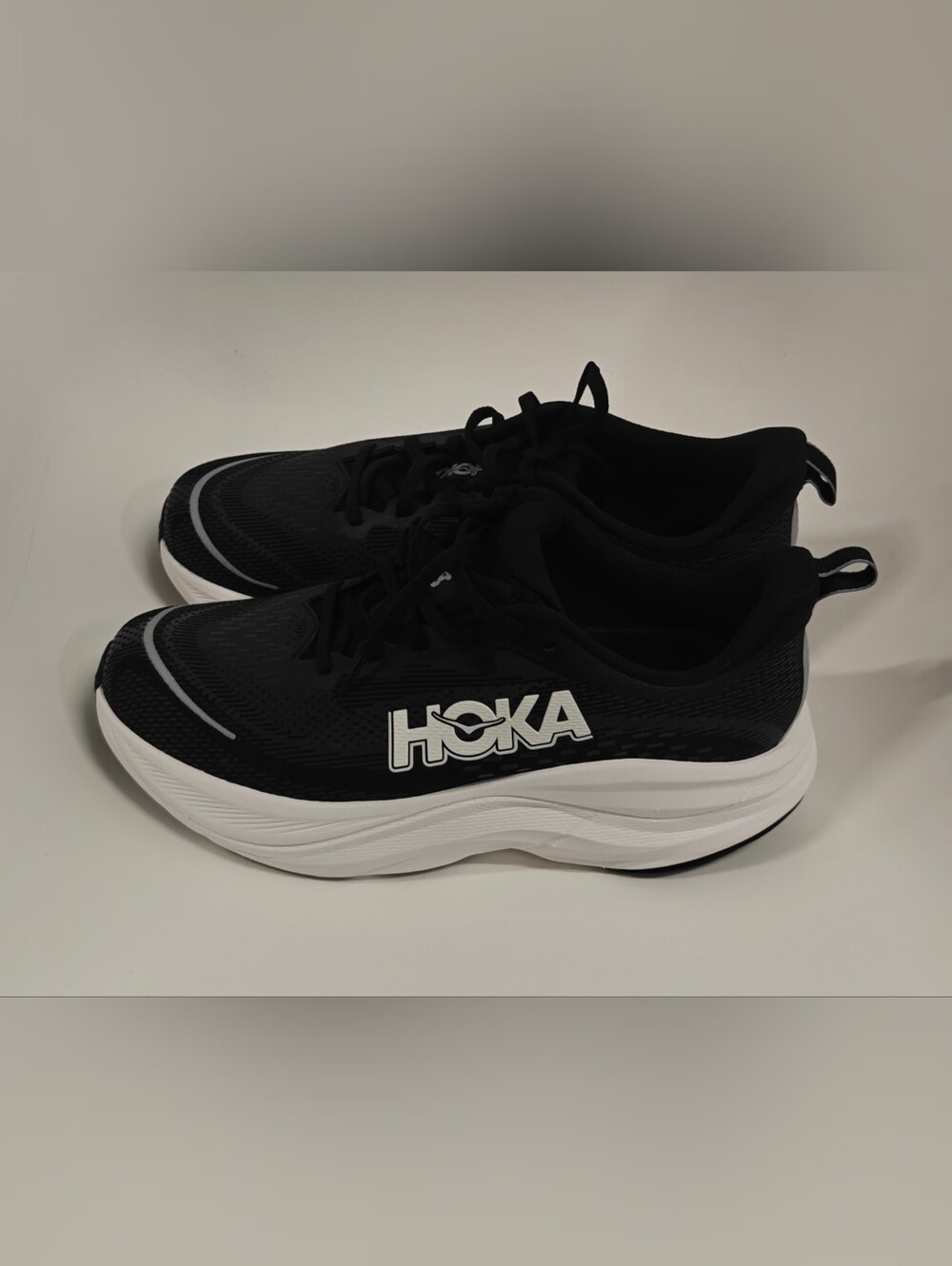Hoka Skyflow Running Shoes Men’s Size 9 2E Wide Black White Cushioned Athletic S